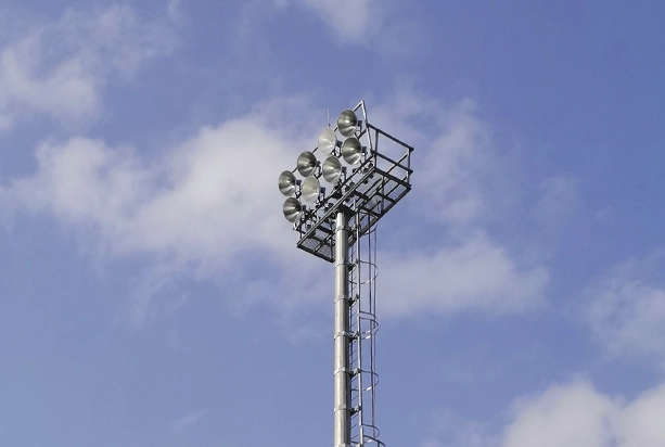 Мачты освещения ВМОН <br />
стадион "Заря" г. Хабаровск